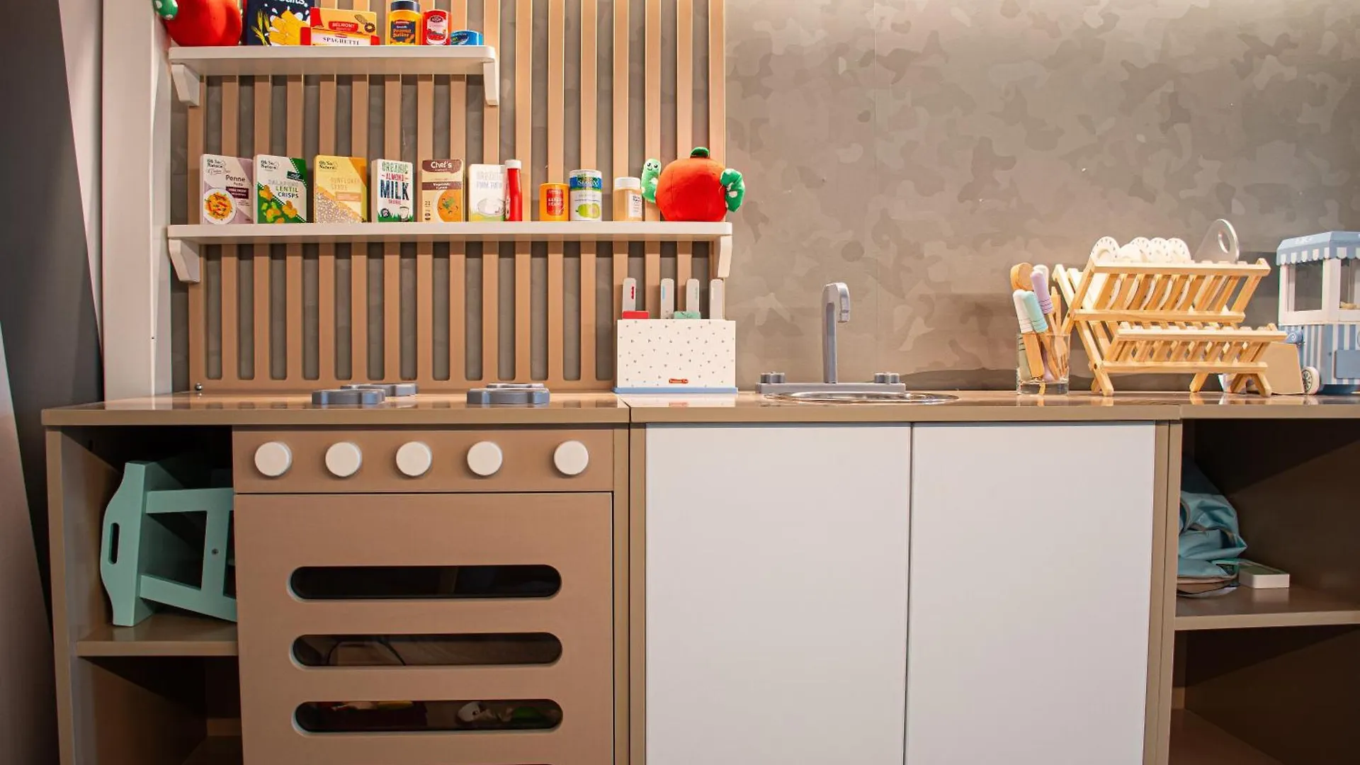 Novotel World Trade Centre Dubai 4*,  United Arab Emirates