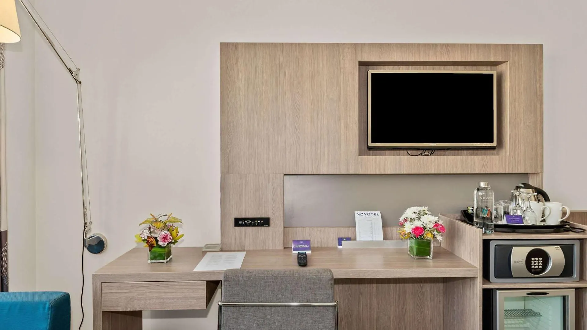 Novotel World Trade Centre Dubai 4*,